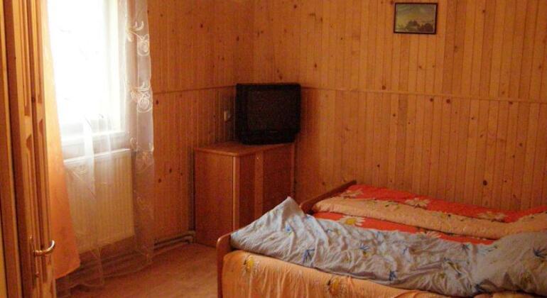 Guest House Mandrivnyi - Photo4