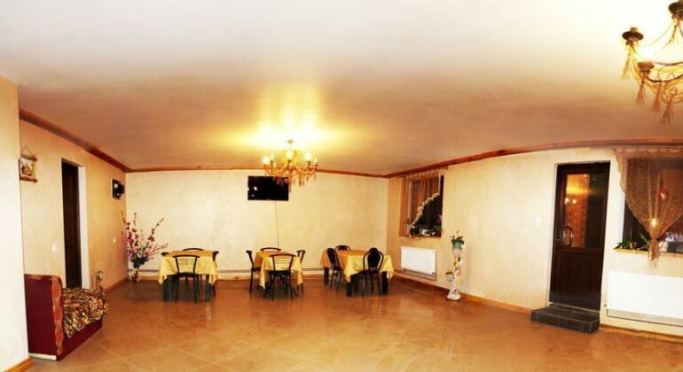 Kuvik Guest House - Photo2