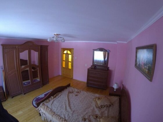 Photo 1