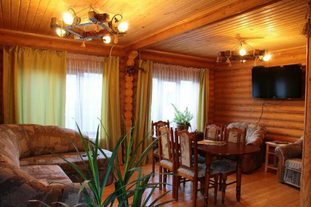 Wodden Cottage in Yasinya - Photo4