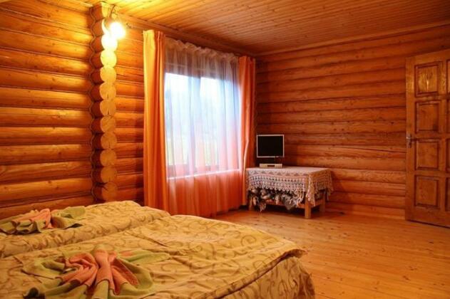 Wodden Cottage in Yasinya - Photo5