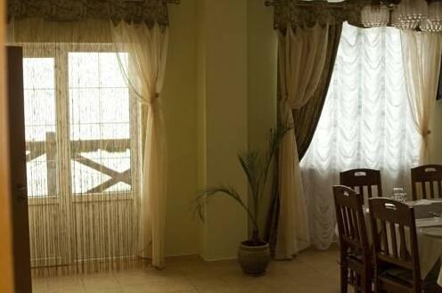 Cafe Chalet Edelweiss Holiday Home - Photo2