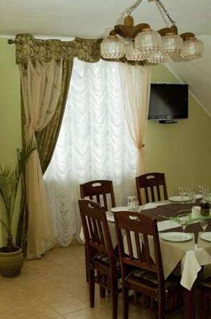 Cafe Chalet Edelweiss Holiday Home - Photo4