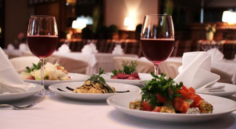 Sadky Hotel and Restaurant - Photo2