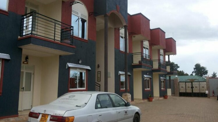 Tripplex Hotel - Photo2