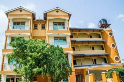 Tropical Suites Hotel