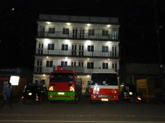 Windsor Hotel Pakwach - Photo3