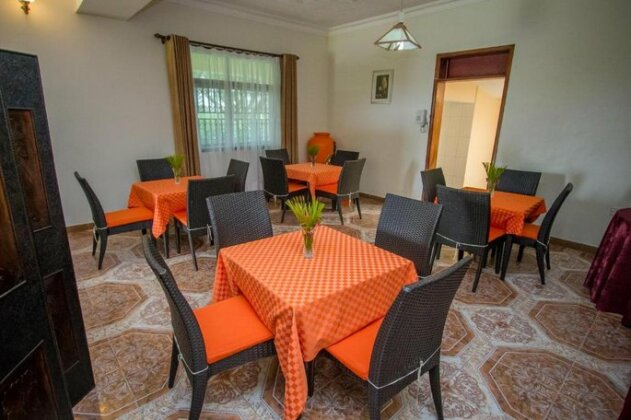 Tuzza Hotel - Photo4