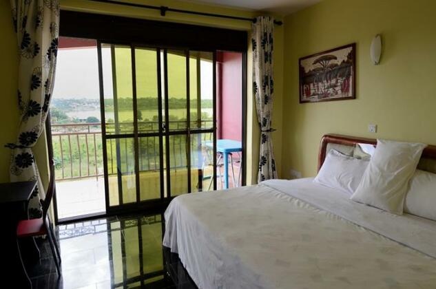 4 Penguins Hotel - Photo4