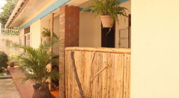 African Roots Guesthouse Entebbe - Photo3