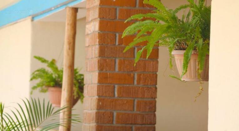 African Roots Guesthouse Entebbe - Photo4