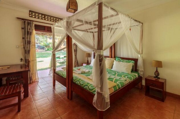 Airport Guesthouse Entebbe - Photo2