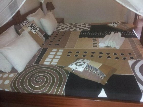 Airport Guesthouse Entebbe - Photo5