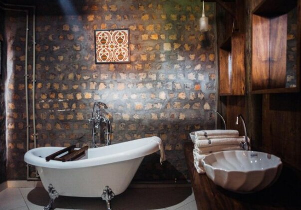 Buvi Lodge Limited - Photo5