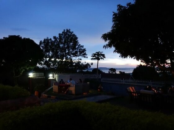 Carpe Diem Guesthouse Entebbe - Photo2