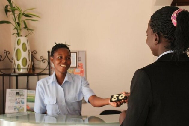 Entebbe Vine Inn - Photo4
