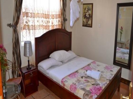 Gorilla Guest House - Photo2