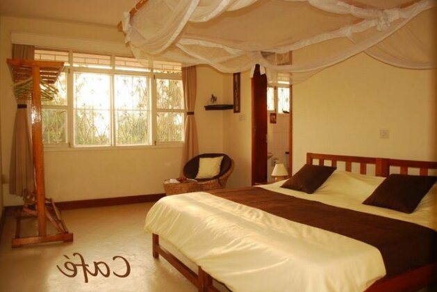 Karibu Entebbe - Photo5