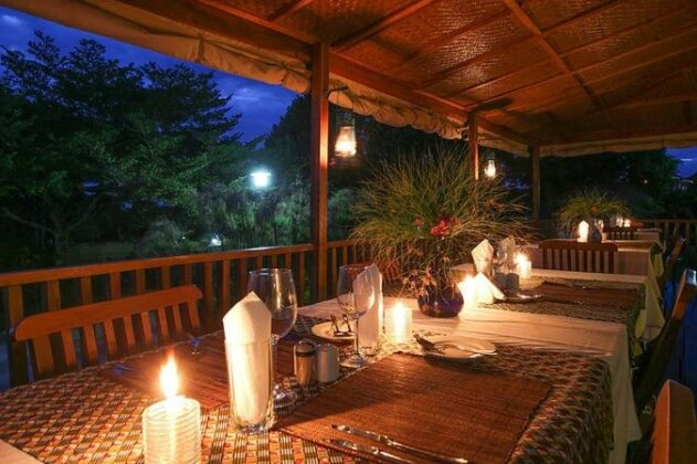 Papyrus Guesthouse Entebbe - Photo4