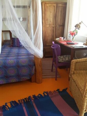 Pineapple Guest House Entebbe - Photo2