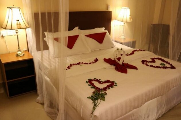Pulickal Airport Hotel - Photo2