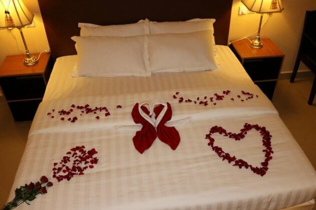 Pulickal Airport Hotel - Photo5