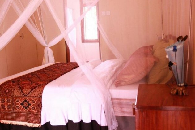 Serene Guesthouse Entebbe - Photo5