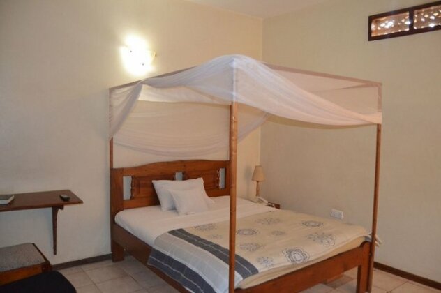 Raja Excelsior Hotel - Photo2