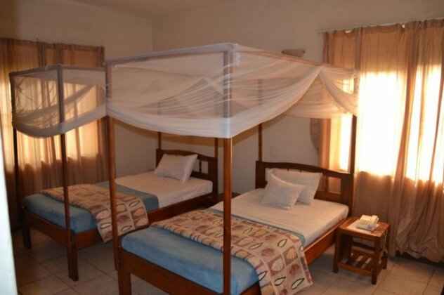 Raja Excelsior Hotel - Photo3