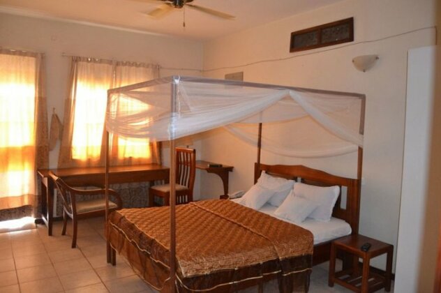 Raja Excelsior Hotel - Photo5