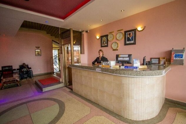 Reinah Tourist Hotel - Photo2