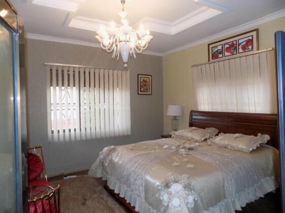 Billionaire's Suites - Photo2