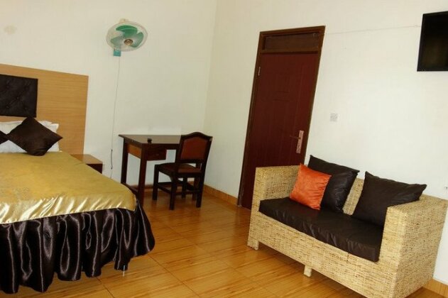 Bridgeway Guest House - Photo5