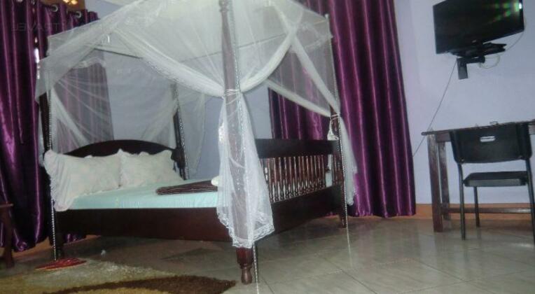 D-Posh Guest House - Photo5