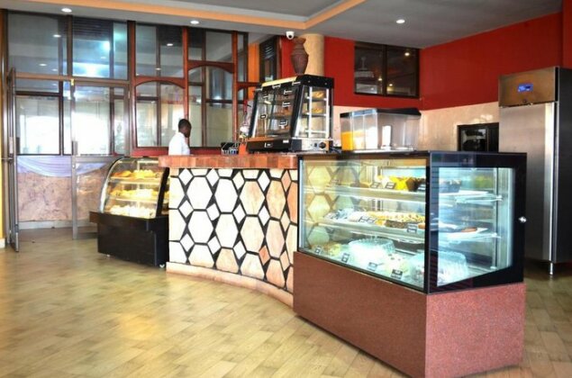 Igar Plaza Hotel - Photo2
