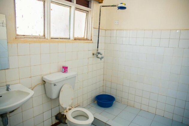 Lucky Guest House Jinja - Photo2