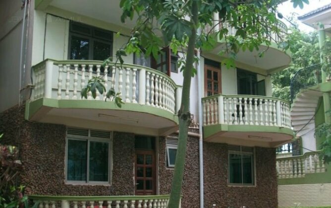 Arch Apartments - Photo3