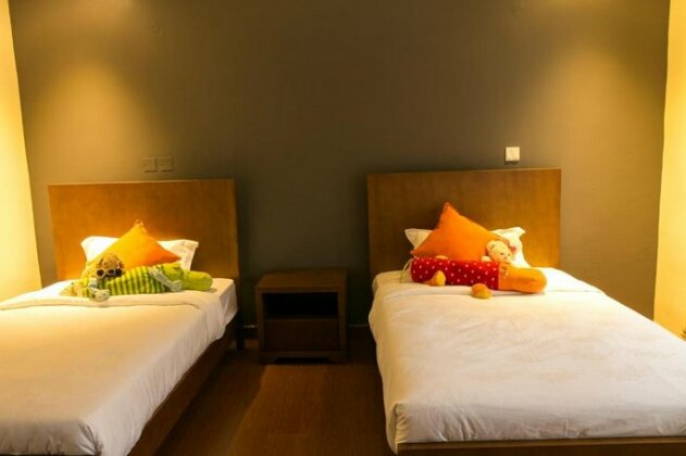 Enkombe Place - Photo3