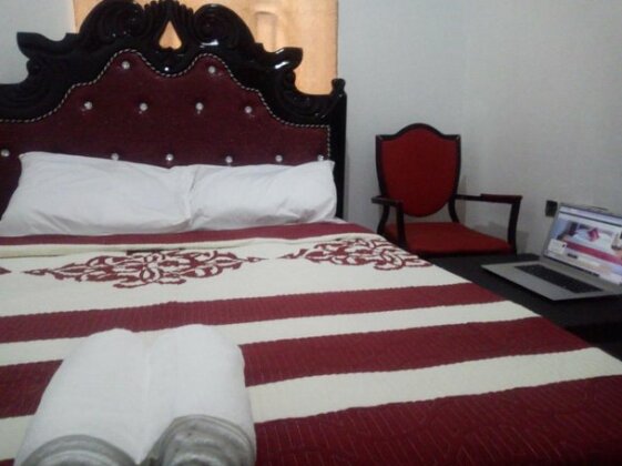 Euro Suites Hotel Bukoto - Photo2