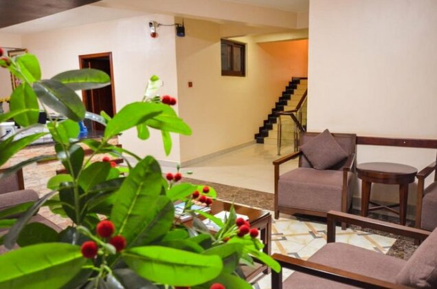 Hillside Plaza Hotel - Photo3