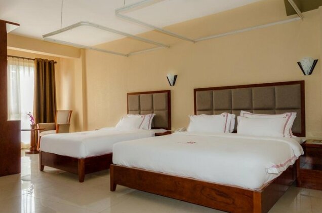 Hillside Plaza Hotel - Photo5