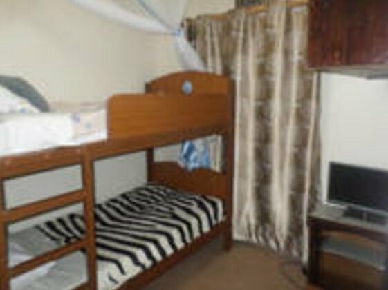  Photo 1