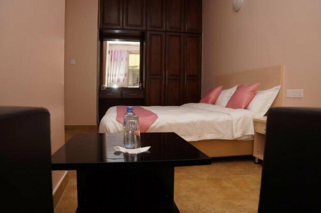 La-ponye Hotel and Apartments - Photo2