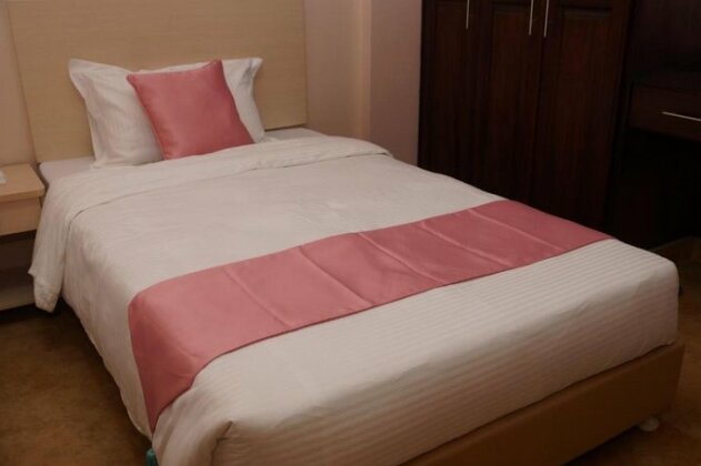 La-ponye Hotel and Apartments - Photo3