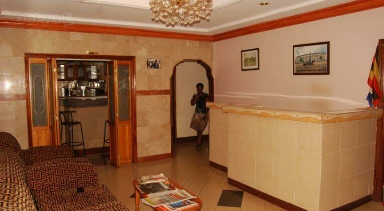 Royal Nest Inn - Photo2