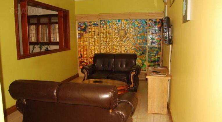 Royal Nest Inn - Photo3
