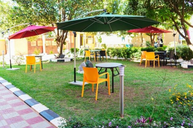 Sibyangu Standard Hotel - Photo2