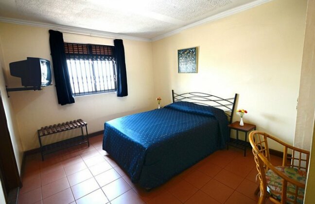 Tourist Hotel Kampala - Photo4
