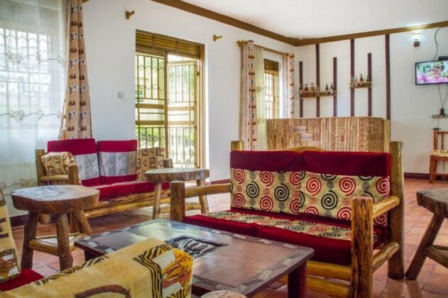 Queen Elizabeth PVT Lodge - Photo3