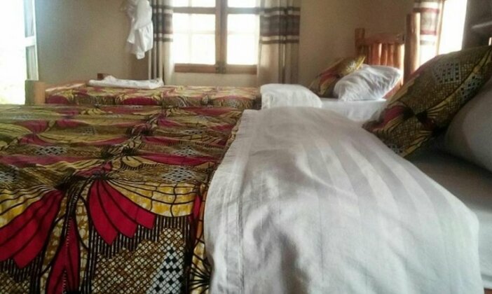 Tembo Safari Lodge - Photo5